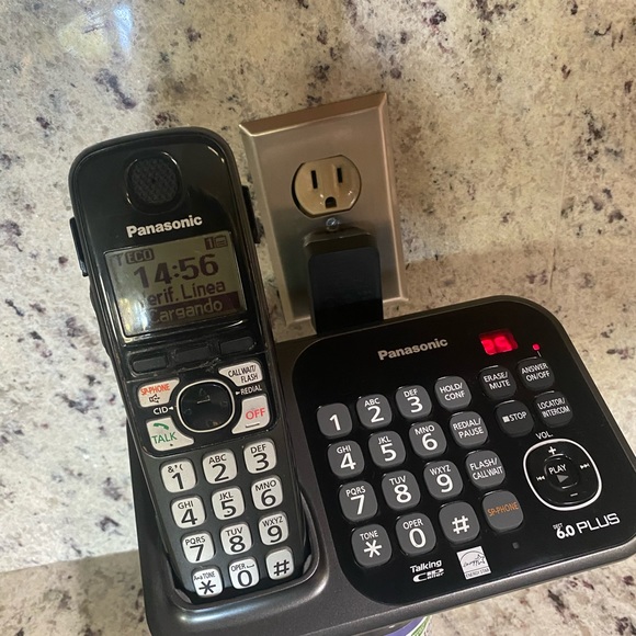 SOLD!!! Panasonic 6.0 Plus Model KX-TG4741 Cordless Phone and Answering Machine - Picture 7 of 11